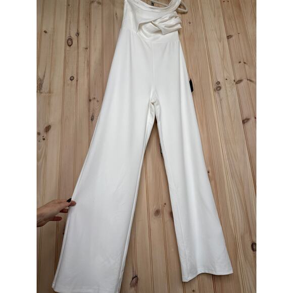 NWT Lulus Devoted to Fun Ivory One-Shoulder Sleeveless Jumpsuit Classy Chic M - Picture 5 of 10